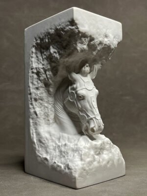 20b2c685-d712-4cd2-a19f-d3377257eeab.jpg Modern Minimalist Horse-head Sculpture For Home Decor