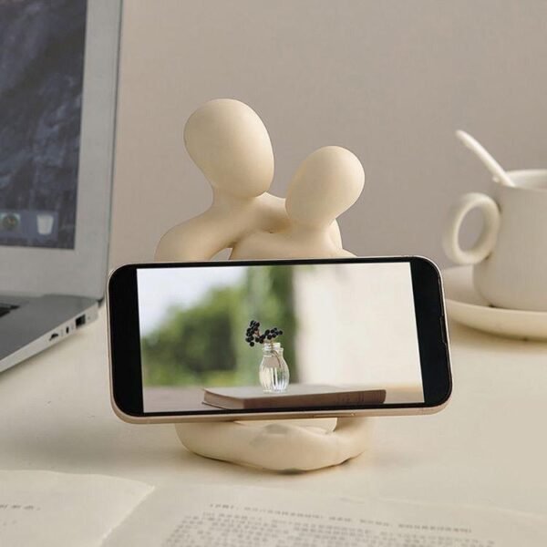 551b2e58-ace1-40e4-a3c2-7861c2ab078b.jpg Heartwarming Loving Couple Resin Statue