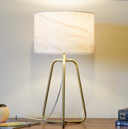 New Design Small Modern Stylish Desk Lamp