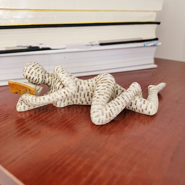 ce6e7523-f11e-4f24-a461-4ea9d3b88b7c.jpg Reading Woman Thinker Resin Statue House Decoration