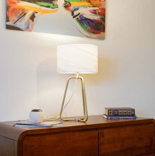 New Design Small Modern Stylish Desk Lamp